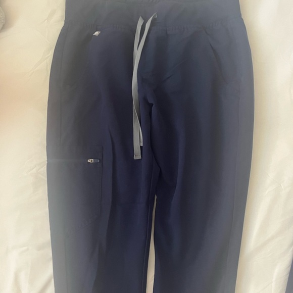 Figs Scrub Set - Picture 5 of 5